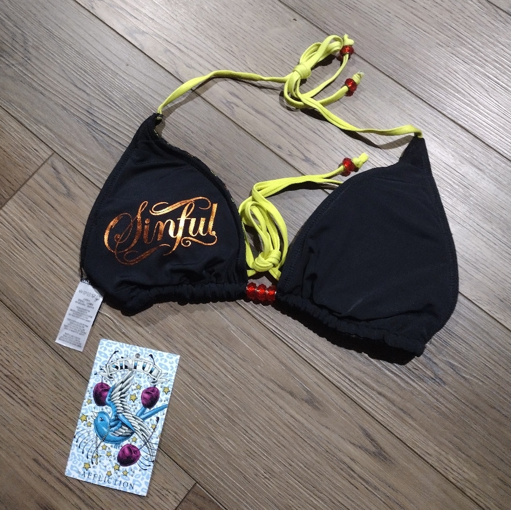 NWT Reversible Sinful bikini top